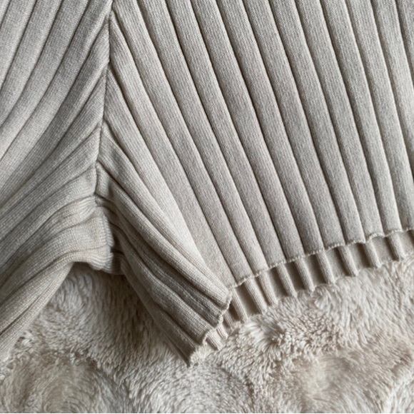 Rib Knit Biker Shorts - Picture 5 of 9